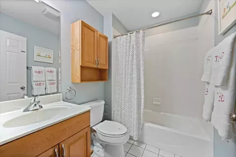 Undisclosed, Glenview, IL 60026 photo 34