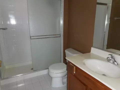 Bath - Undisclosed, River Forest, IL 60305 photo 2 of 2