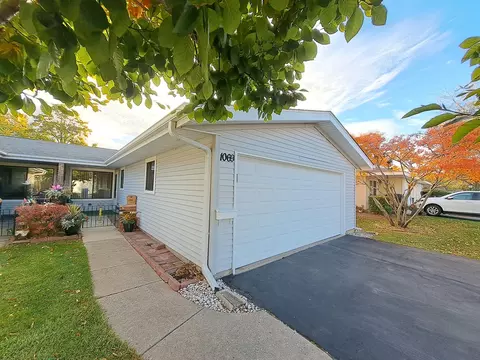 1069 Mohegan Ln, Schaumburg, IL 60193