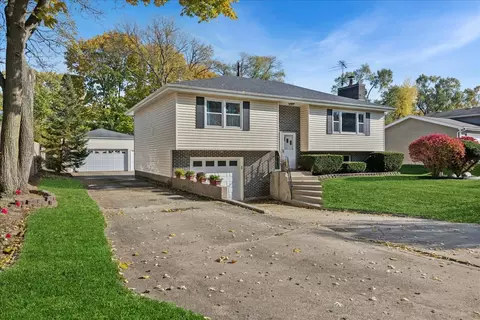 23565 N Park Rd, Lake Zurich, IL 60047