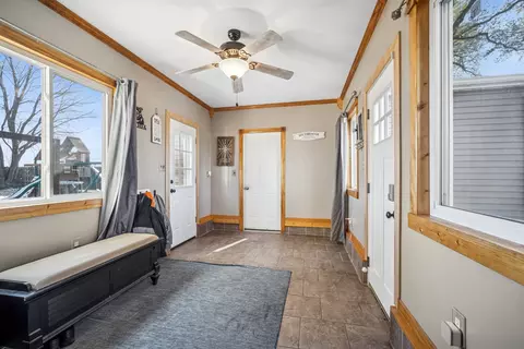 Entry Way - Undisclosed, Elgin, IL 60124 photo 1 of 2