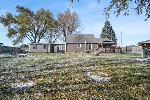 Exterior - Undisclosed, Elgin, IL 60124 photo 4 of 7