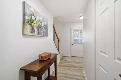 Entry Way - 911 Old Oak Cir, Algonquin, IL 60102 photo 2 of 2