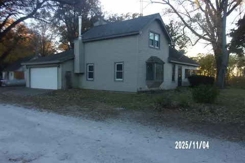 101 S Voss Grv, Martinton, IL 60951