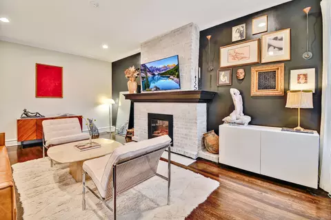 Living - 1447 W Warner Ave #2W, Chicago, IL 60613 photo 1 of 2