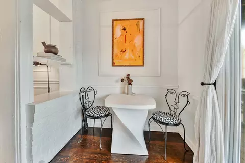 Dining - 1447 W Warner Ave #2W, Chicago, IL 60613 photo 4 of 4