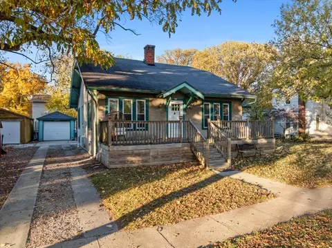 209 W Martin St, Forrest, IL 61741 photo 2
