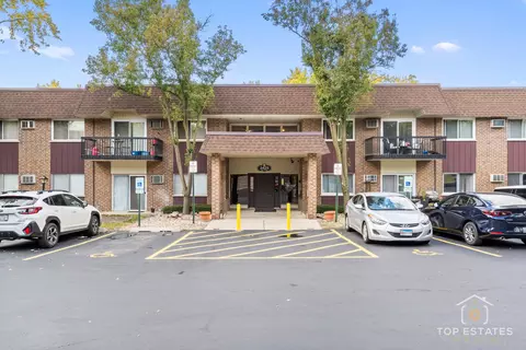 3425 83rd St #D5, Woodridge, IL 60517