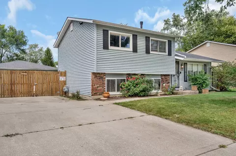 117 Galewood Dr, Bolingbrook, IL 60440