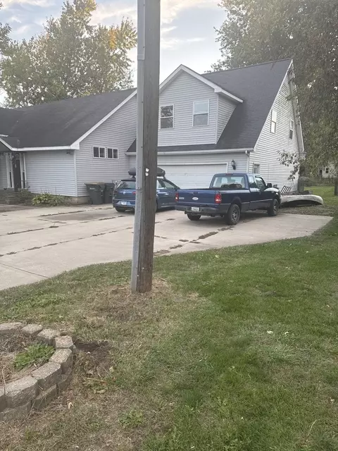 206 N Lennox St, Braceville, IL 60407