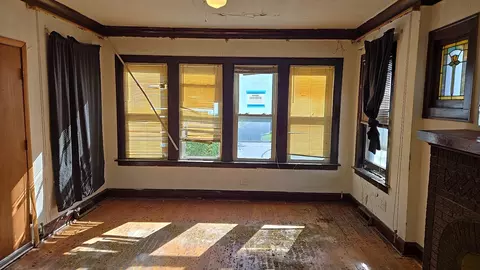 Living - 612 E 90th St, Chicago, IL 60619 photo 1 of 4