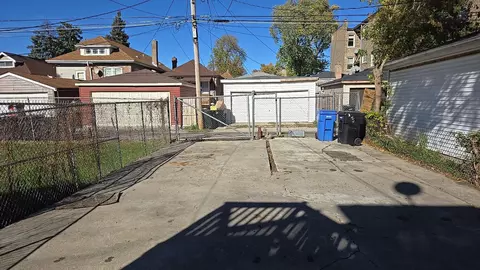 Exterior - 612 E 90th St, Chicago, IL 60619 photo 4 of 4