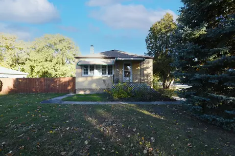 243 Pine Ln, Bensenville, IL 60106