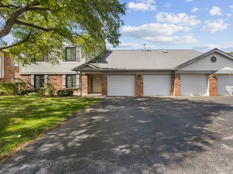 1631 W Partridge Ct #8, Arlington Heights, IL 60004