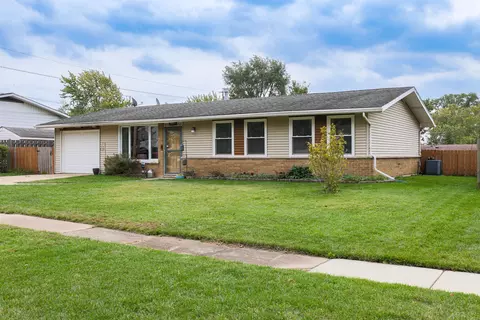 9425 Pine St, Mokena, IL 60448 photo 2