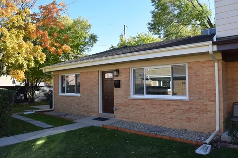 9059 N Clifton Ave, Niles, IL 60714