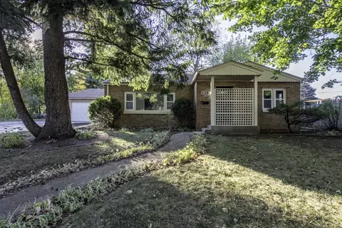 2110 Elisha Ave, Zion, IL 60099