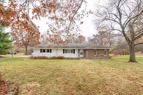 14509 Twin Grove Rd, Bloomington, IL 61705