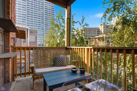 Exterior - 5522 S Everett Ave #3S, Chicago, IL 60637 photo 2 of 3