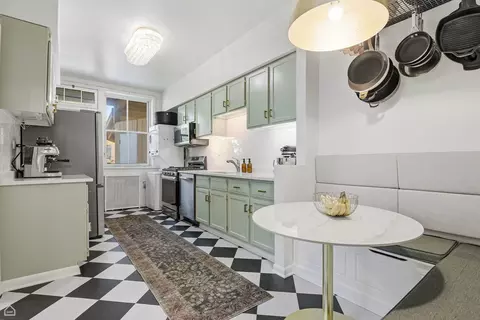 Kitchen - 5522 S Everett Ave #3S, Chicago, IL 60637 photo 1 of 4