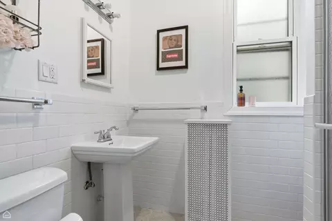 Bath - 5522 S Everett Ave #3S, Chicago, IL 60637 photo 1 of 2