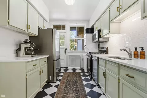 Kitchen - 5522 S Everett Ave #3S, Chicago, IL 60637 photo 2 of 4