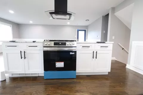 Kitchen - 15742 End Ave, Dolton, IL 60419 photo 3 of 3