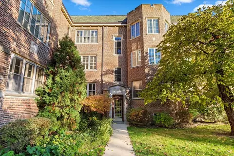 1216 Central St #2W, Evanston, IL 60201