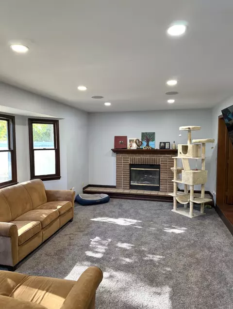 Living - 1433 Columbus Dr, Bolingbrook, IL 60490 photo 1 of 2