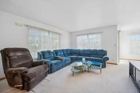 Living - 2401 Daybreak Ct, Elgin, IL 60123 photo 1 of 3