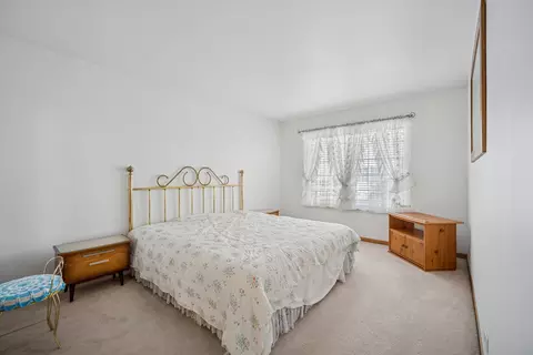 Bedroom - 2401 Daybreak Ct, Elgin, IL 60123 photo 2 of 2