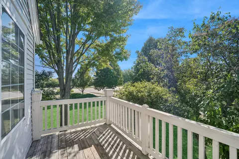 Exterior - 2401 Daybreak Ct, Elgin, IL 60123 photo 2 of 2
