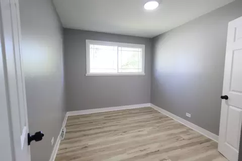 Bedroom - 4401 Adele Ln, Oak Forest, IL 60452 photo 3 of 3