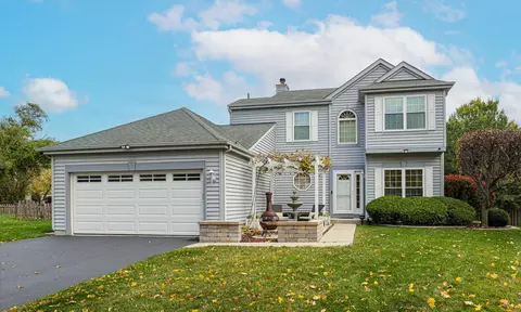 7 Michael Ct, Lake In The Hills, IL 60156