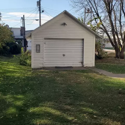 130 S 5th St, Sheldon, IL 60966 photo 6