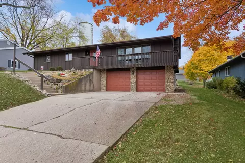 4 Summit St, East Dundee, IL 60118
