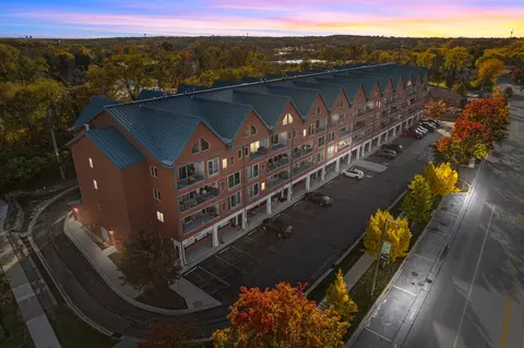 1111 Burlington Ave #207, Lisle, IL 60532