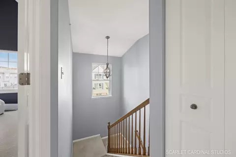 Entry Way - Undisclosed, Des Plaines, IL 60016 photo 2 of 3