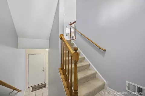 Entry Way - Undisclosed, Des Plaines, IL 60016 photo 3 of 3
