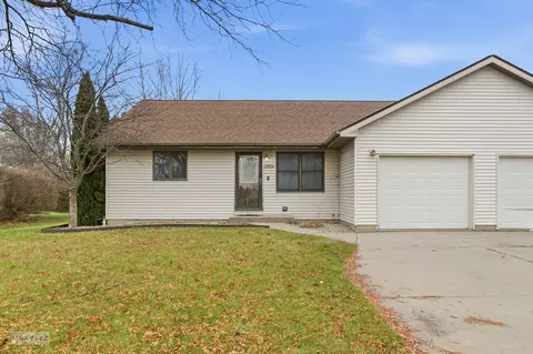 2552 N 4645th Rd #B, Somonauk, IL 60552