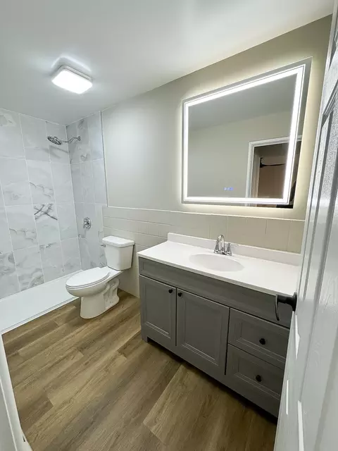 Bath - 677 S River Rd #2D, Des Plaines, IL 60016 photo 1 of 1