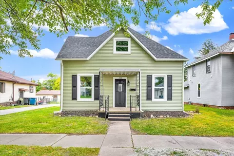 222 W Chestnut St, Hoopeston, IL 60942