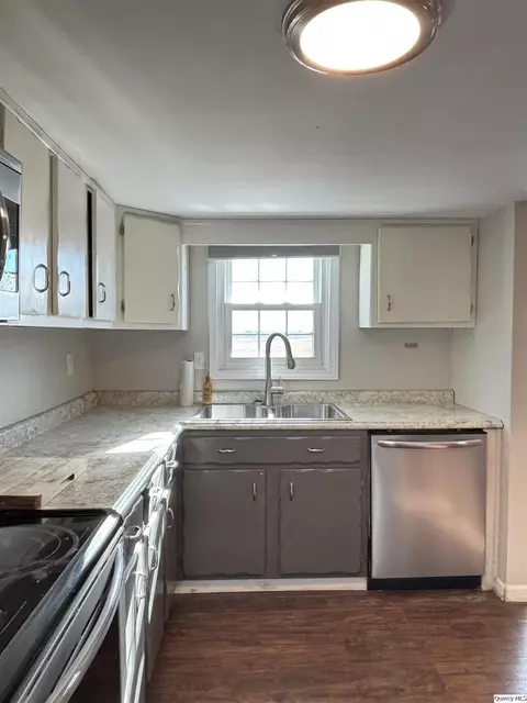 41 Main St, Carthage, IL 62321 photo 10