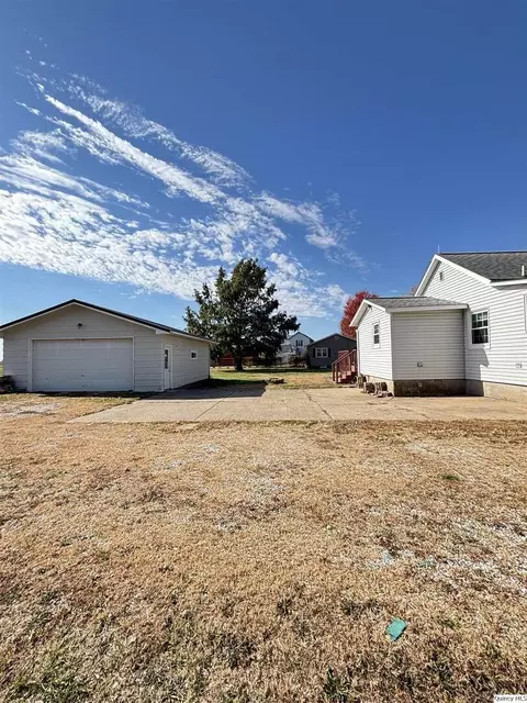 41 Main St, Carthage, IL 62321 photo 3