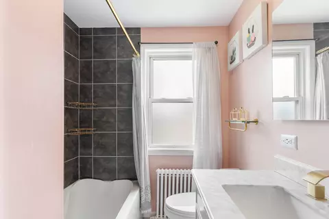 Bath - 2204 S 9th Ave #2, Broadview, IL 60155 photo 2 of 2