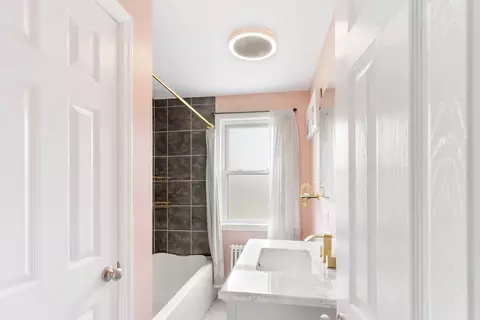Bath - 2204 S 9th Ave #2, Broadview, IL 60155 photo 1 of 2