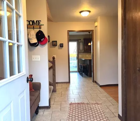Entry Way - Undisclosed, Johnsburg, IL 60051 photo 1 of 5