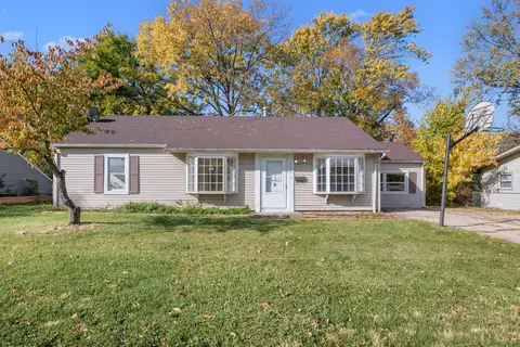 1020 S Park Blvd, Streamwood, IL 60107