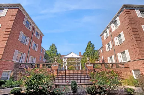 2252 Sherman Ave #2, Evanston, IL 60201