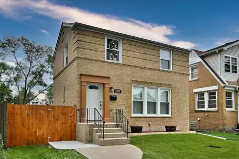 7215 W Farwell Ave, Chicago, IL 60631